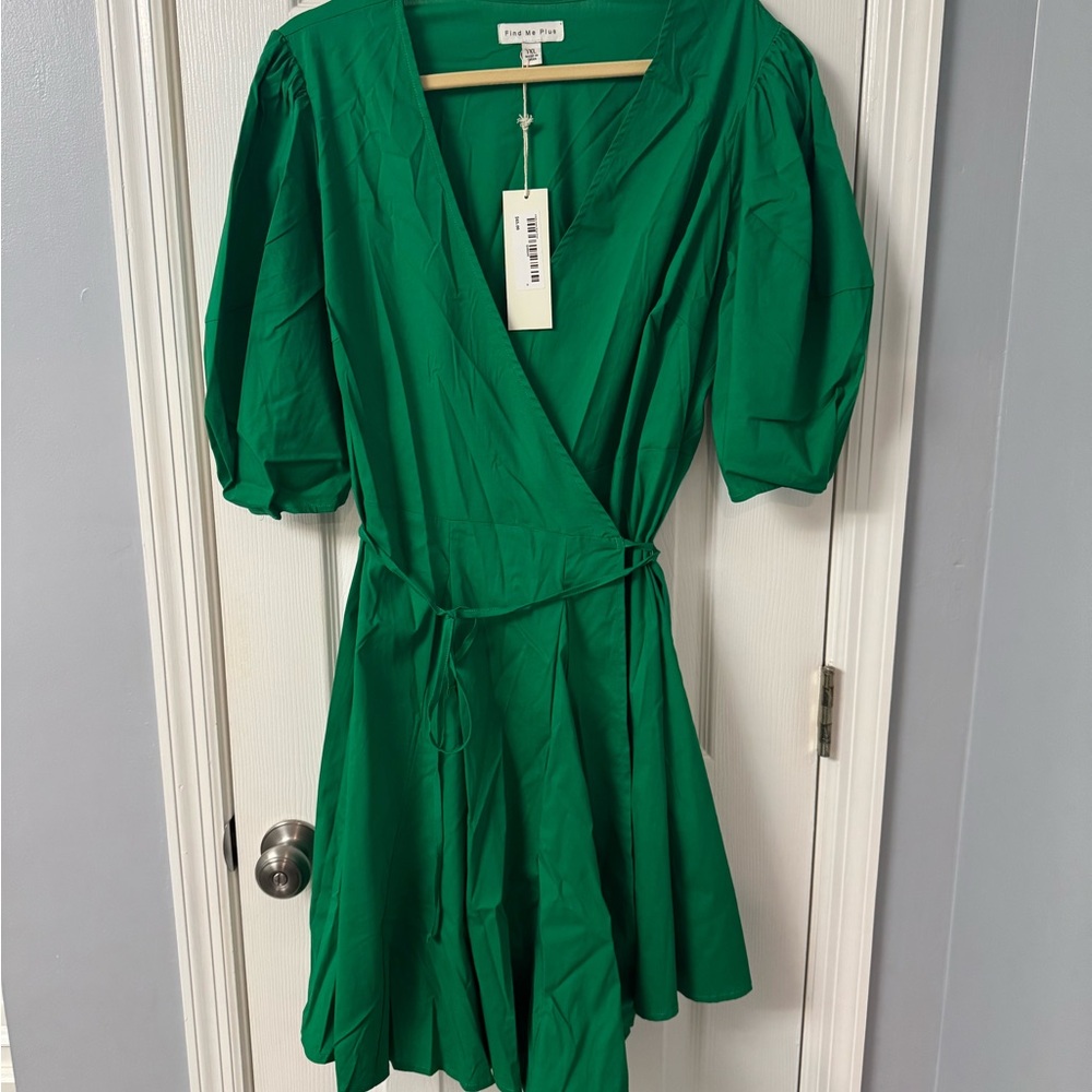 NWT Find Me Plus size 1XL Green Puff Sleeve Wrap Dress boutique
